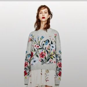 Zara knit with embroidered flowers. Size medium. Great condition.